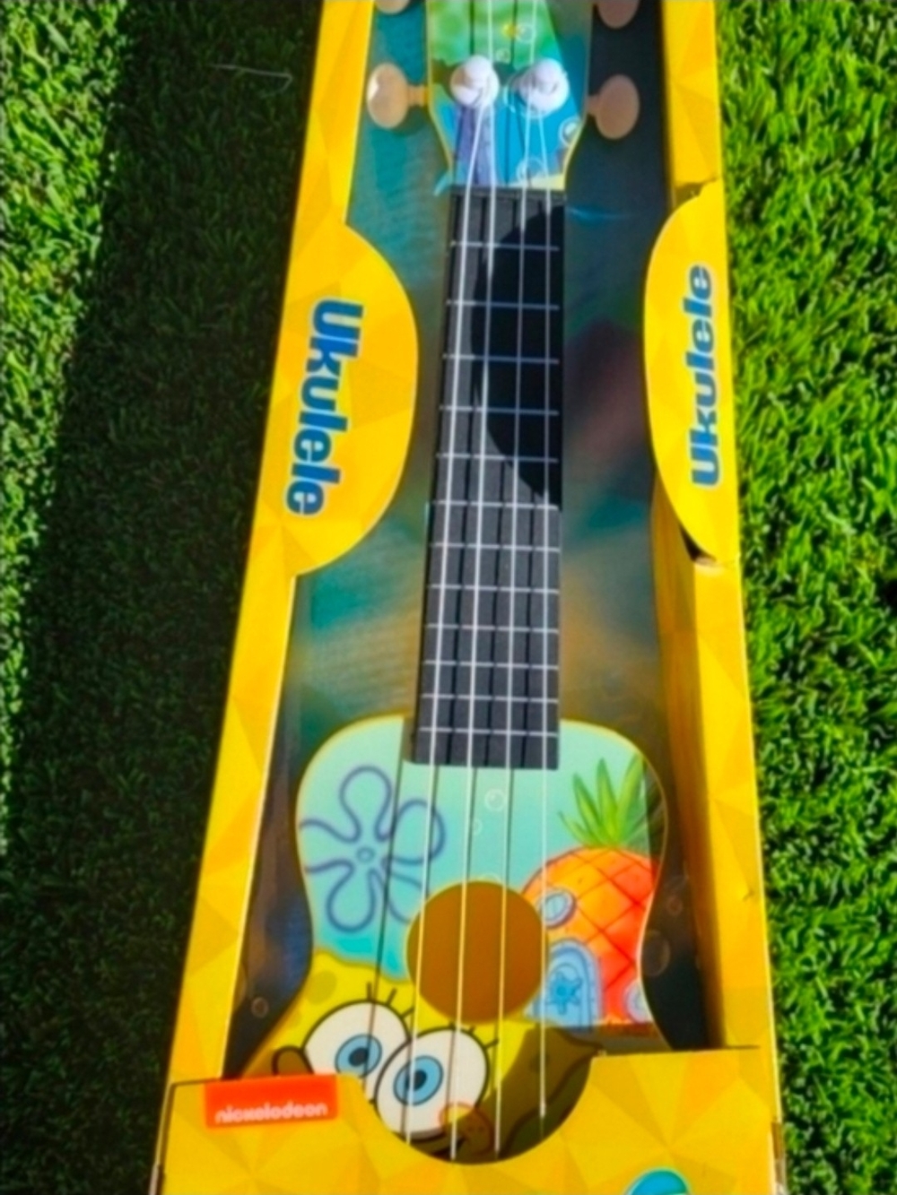 Nickelodeon SpongeBob Yellow and Blue Kids Ukulele NEW